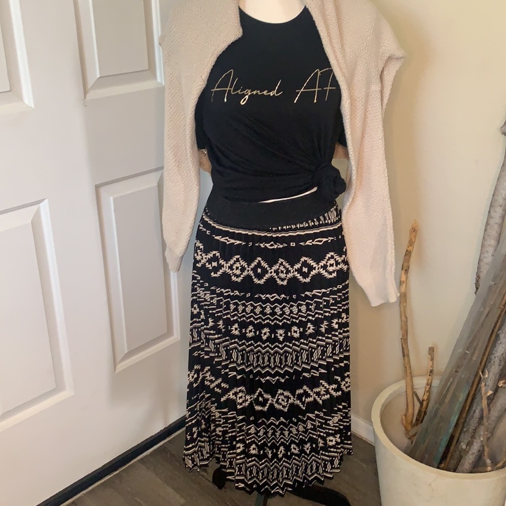 LuLaRoe | Black and Beige Aztec Print Pleated Skirt | Small - Picture 6 of 10